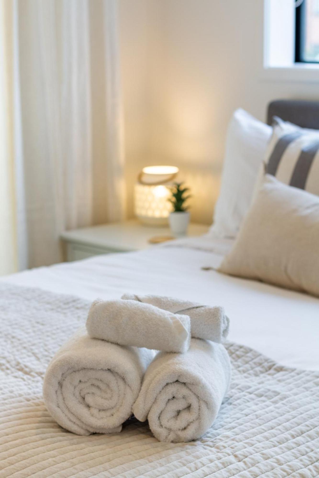Stylish Central City Townhouse Next To Little High كريستتشيرش المظهر الخارجي الصورة
