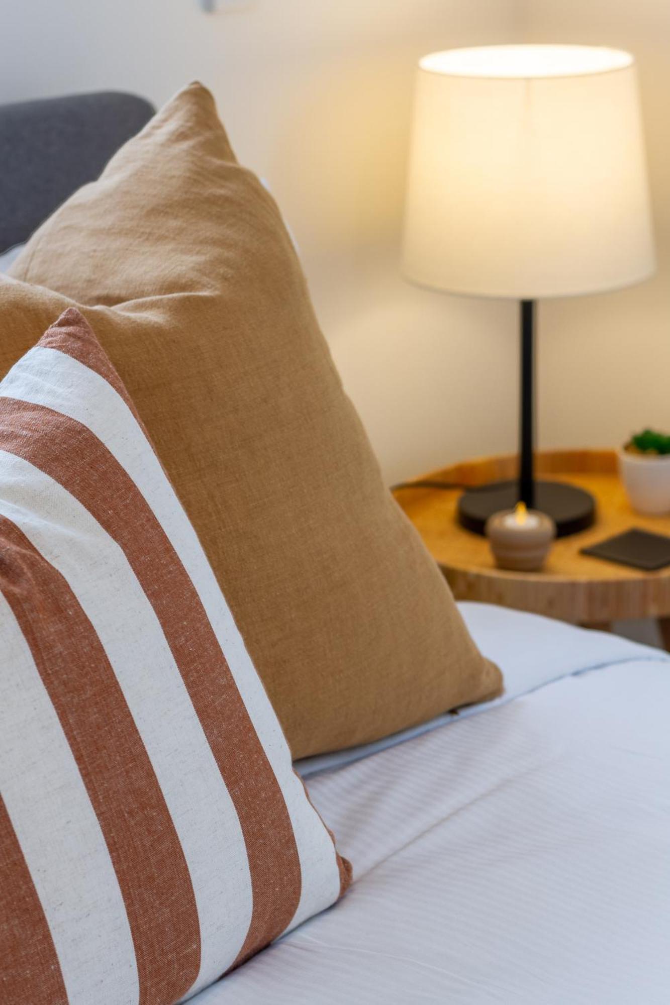 Stylish Central City Townhouse Next To Little High كريستتشيرش المظهر الخارجي الصورة